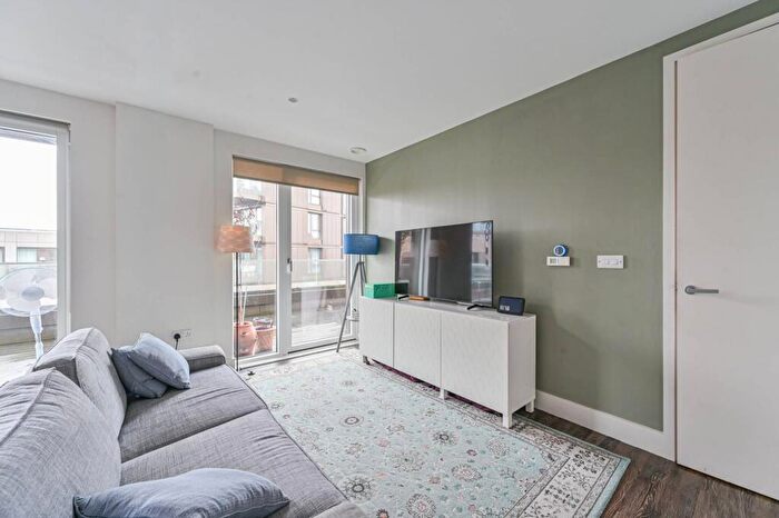 3 Bedroom Flat For Sale In Moulding Lane, Deptford, London, SE14