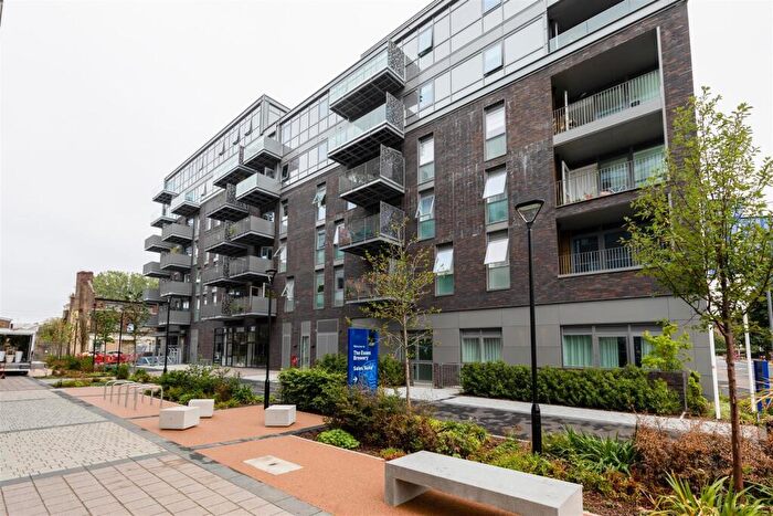 3 Bedroom Apartment To Rent In South Grove, Walthamstow, E17