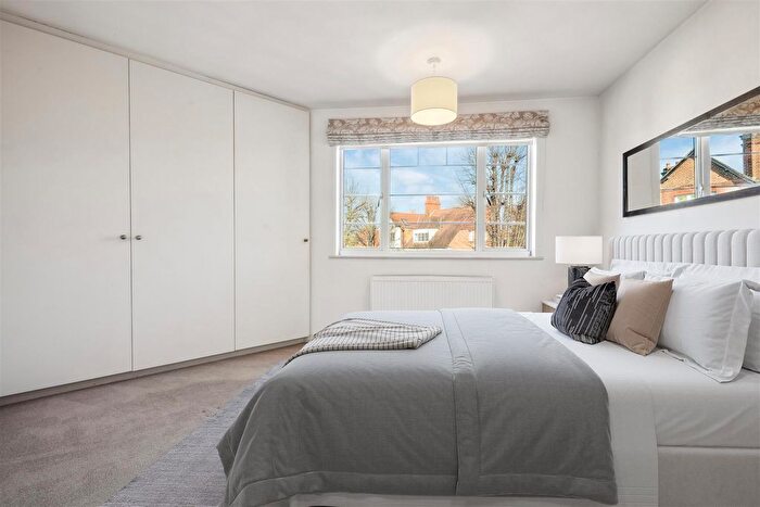 3 Bedroom Flat To Rent In St Catherines Court, Bedford Road, London, W4