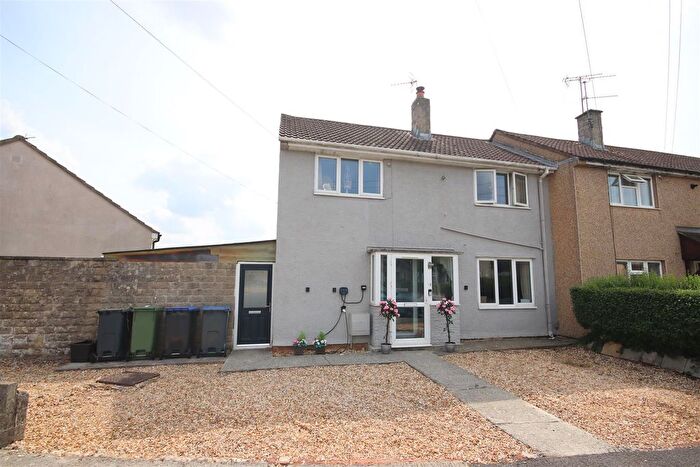 3 Bedroom End Terrace House For Sale In Pipsmore Road, Chippenham, SN14