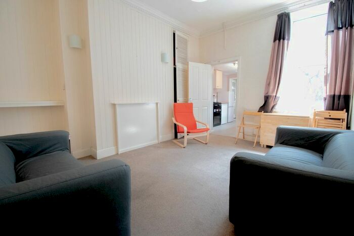 4 Bedroom Maisonette To Rent In Fairfield Road, Jesmond, Newcastle Upon Tyne, NE2