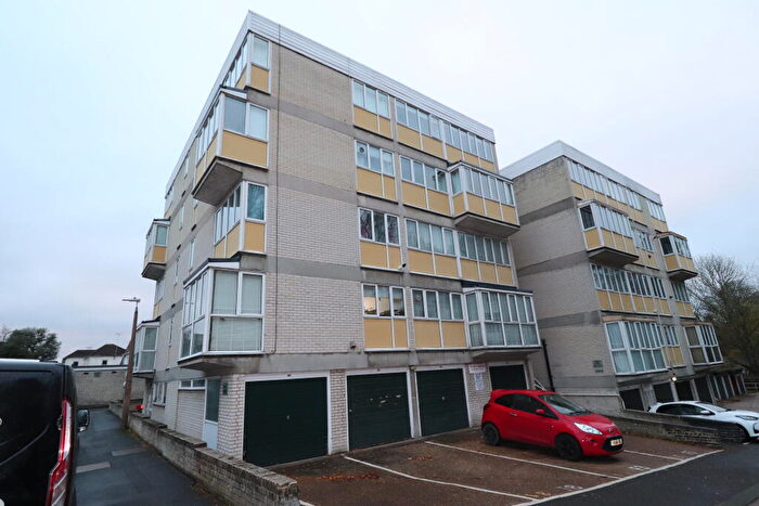 2 Bedroom Apartment To Rent In Cameron Close - Brentwood, CM14