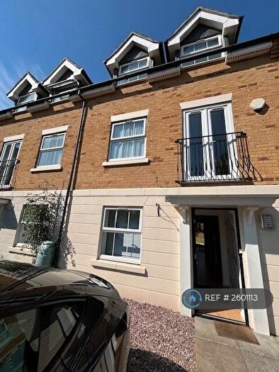 5 Bedroom Semi-Detached House To Rent In Alderman Close, Beeston, Nottingham, NG9