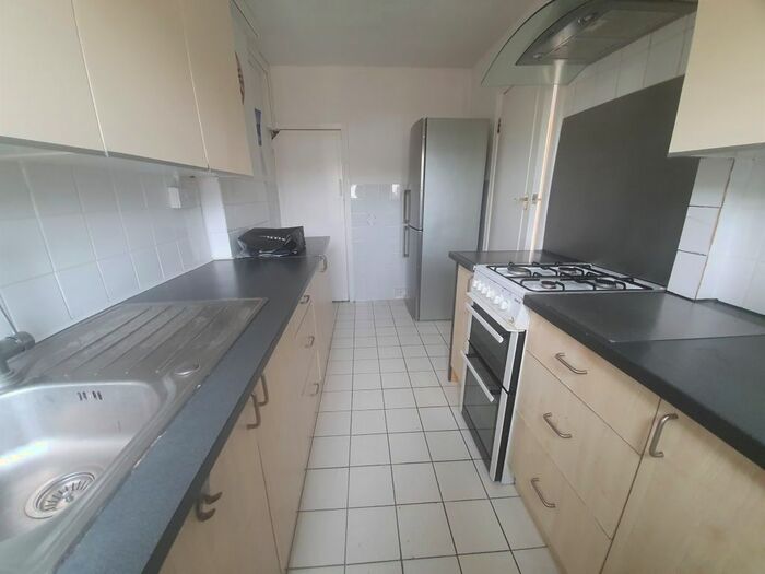 4 Bedroom Property To Rent In Crown Road, Ilford, IG6