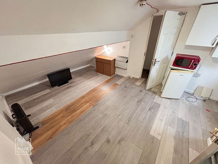 Studio To Rent In Hertford Road, Enfield, EN3