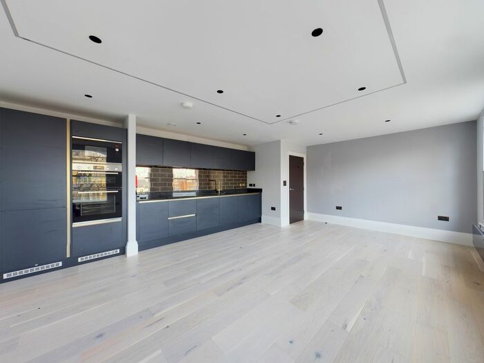 1 Bedroom Flat To Rent In Berkley, Kings Buildings, HU1