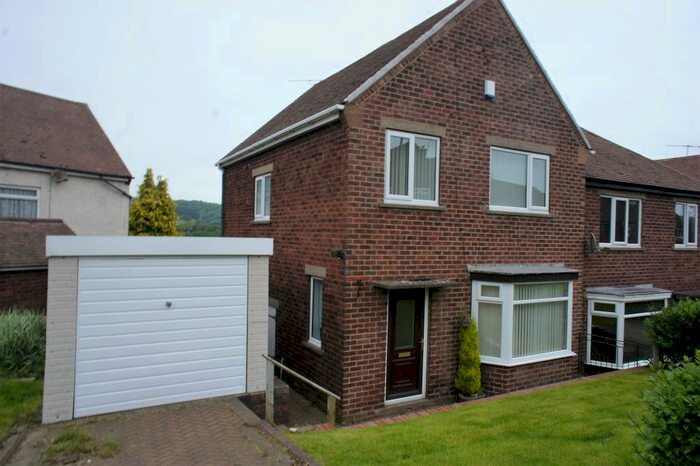 3 Bedroom Semi-Detached House To Rent In Beauchief Close, Deepcar, Sheffield, S36