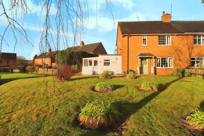3 Bedroom Semi-Detached House For Sale In The Croft, Blackbrook, Newcastle-under-lyme, ST5