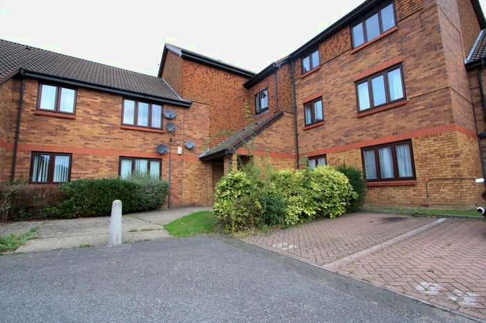 1 Bedroom Flat For Sale In Kipling Drive, London, SW19