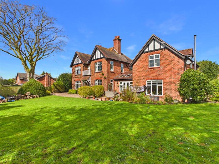 5 Bedroom Detached House For Sale In Beverley Road, South Cave, HU15