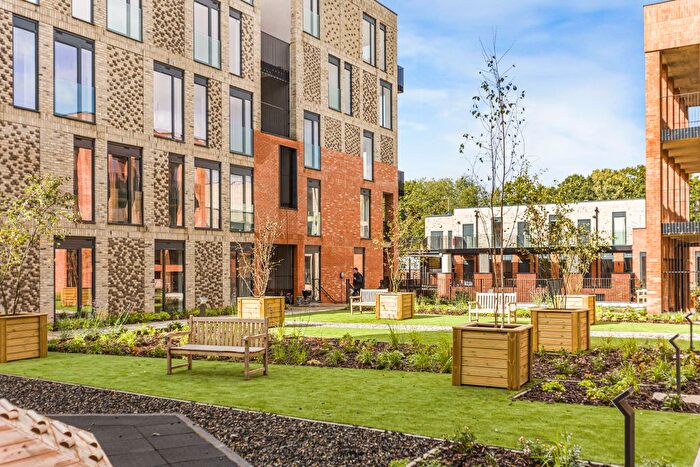 2 Bedroom Flat For Sale In Faraday House, Campfield Road, St Albans, AL1