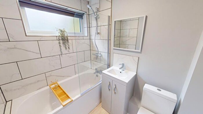 1 Bedroom Flat To Rent In Flat, Monterey Gardens, EX4