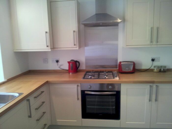 2 Bedroom Terraced House To Rent In Station Road, Hadfield, Glossop, SK13