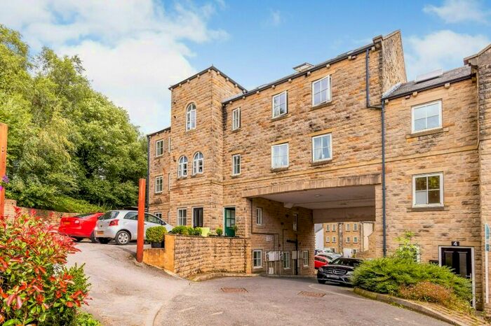 4 Bedroom Flat For Sale In Flat, Woodcote Fold, Oakworth, Keighley, BD22