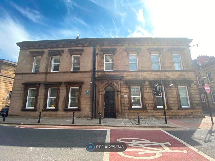 1 Bedroom Flat To Rent In King Street, Wakefield, WF1