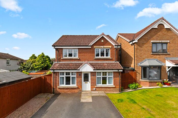 4 Bedroom Detached House For Sale In Chuckethall Place, Livingston, EH54