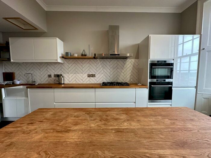 2 Bedroom Flat To Rent In East Claremont Street, New Town, Edinburgh, EH7