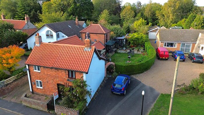 2 Bedroom Bungalow For Sale In Main Street, Dorrington, LN4