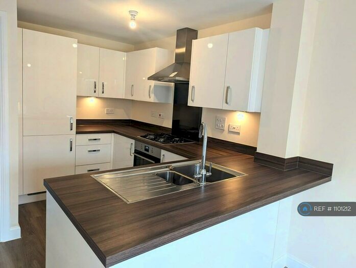 4 Bedroom End Of Terrace House To Rent In Apollo Avenue, Fairfields, Milton Keynes, MK11