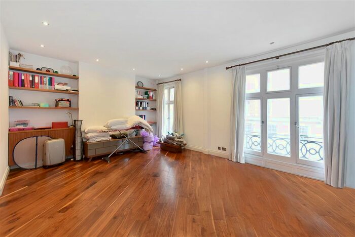 1 Bedroom Flat For Sale In Dunraven Street, London, W1K
