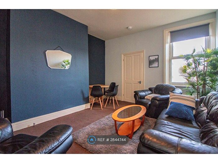 3 Bedroom Flat To Rent In Arthurs Hill, Newcastle Upon Tyne, NE4