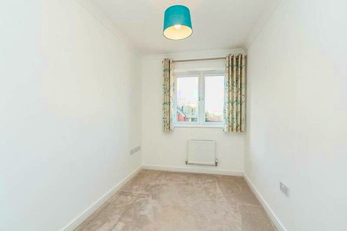 3 Bedroom Semi-Detached House To Rent In Barber Road, Basingstoke, RG22