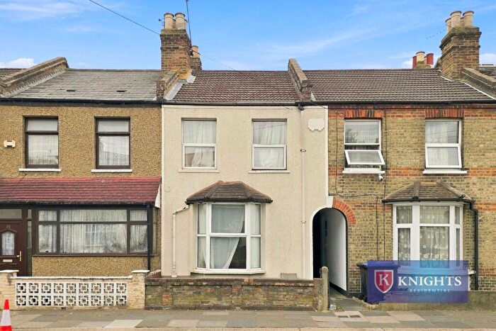 2 Bedroom House For Sale In Tramway Avenue, London, N9
