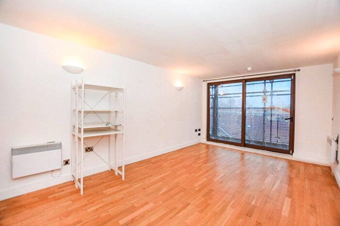 2 Bedroom Flat To Rent In Advent House, Isaac Way, New Islington, Manchester, M4