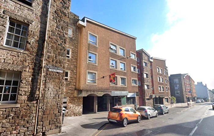2 Bedroom Flat To Rent In Canongate, Edinburgh, EH8