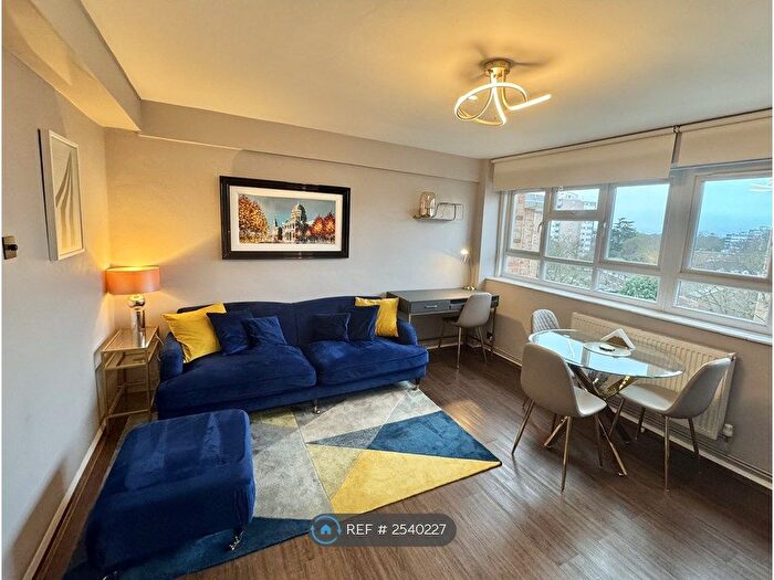 2 Bedroom Flat To Rent In Southmead Road, London, SW19