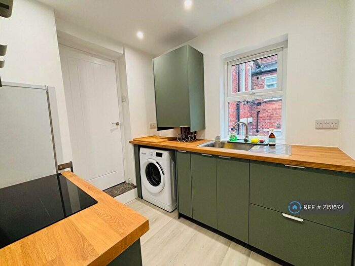 2 Bedroom Flat To Rent In Bayfield Gardens, Gateshead, NE8