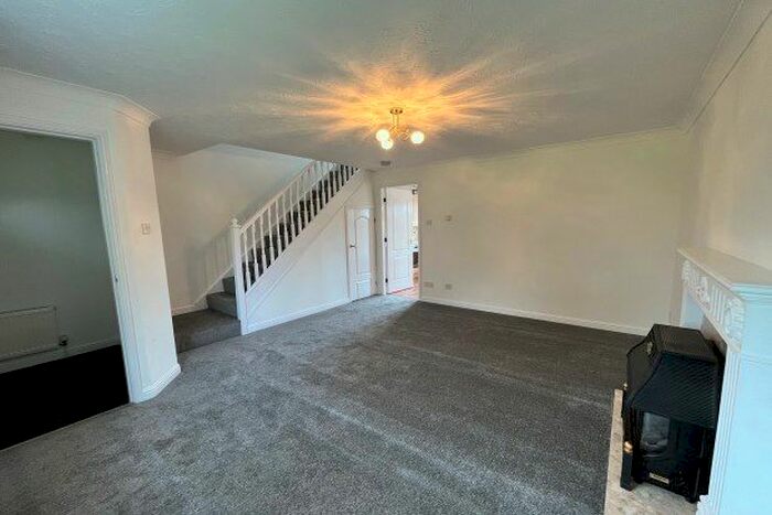 3 Bedroom Property To Rent In Rossington, Doncaster, DN11