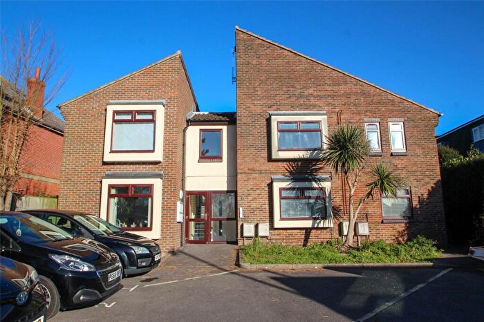 1 Bedroom Apartment For Sale In Station Road, Netley Abbey, Southampton, Hampshire, SO31