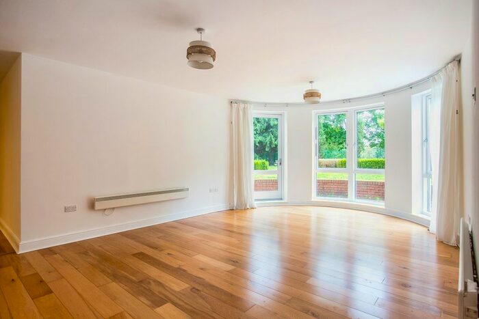 3 Bedroom Flat To Rent In Victoria Place, Cheltenham, GL52