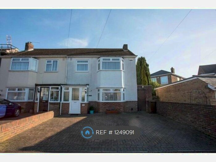 3 Bedroom Semi-Detached House To Rent In Hunters Way, Gillingham ME7