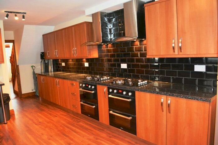 8 Bedroom Terraced House To Rent In Flora Street, Cathays, CF24