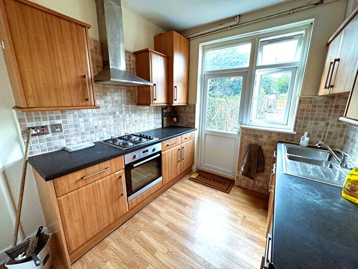 3 Bedroom Terraced House To Rent In Glenwood Gardens, Ilford, IG2