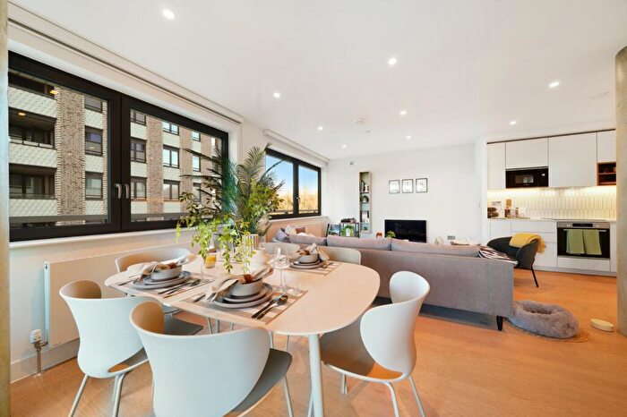 3 Bedroom Flat To Rent In Park Lane, Wembley, HA9