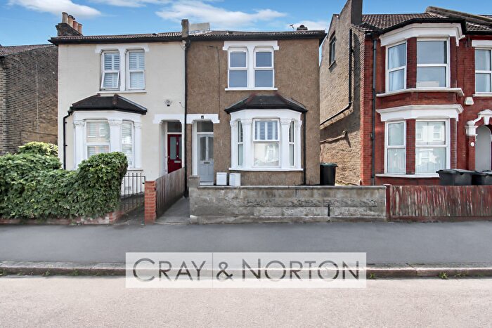 1 Bedroom Flat For Sale In Woodside Road, Woodside, SE25