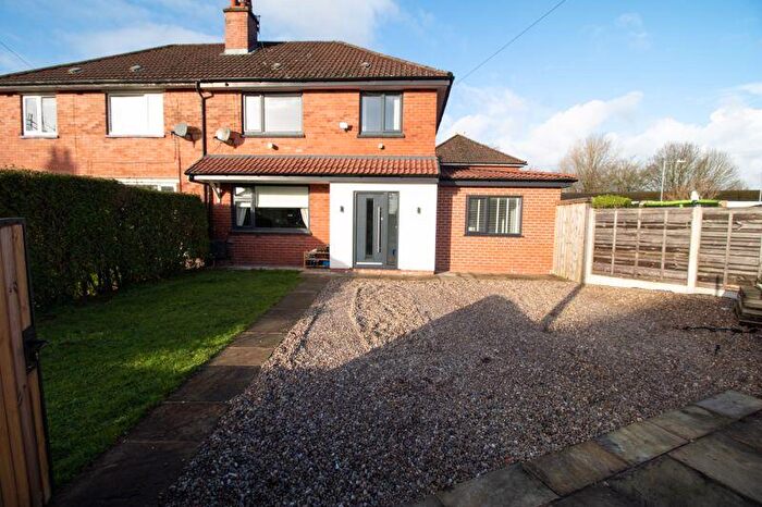5 Bedroom Semi-Detached House For Sale In Holcombe Crescent, Kearsley, Bolton, BL4
