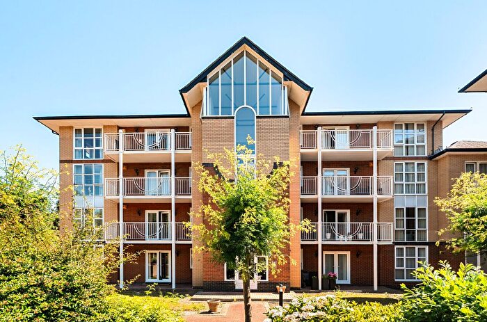 2 Bedroom Flat For Sale In Winn Road, Highfield, Southampton, Hampshire, SO17