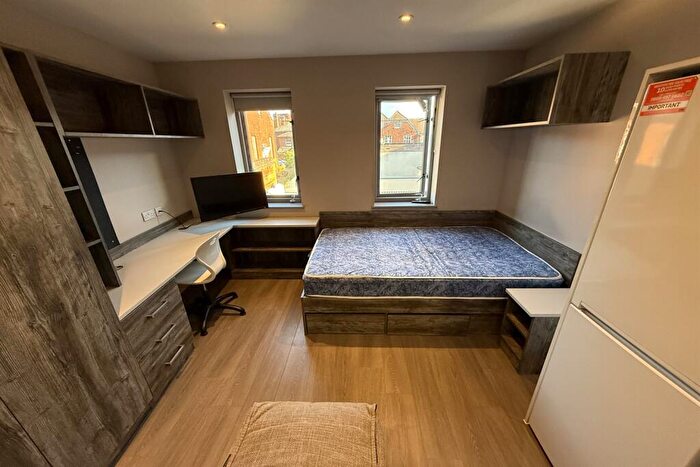 Apartment To Rent In Saxon Court, Church Street, RG1