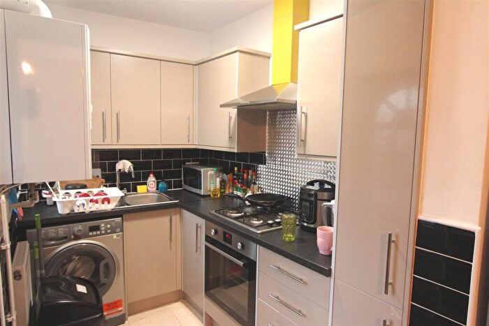 4 Bedroom House To Rent In Rosa Road, Crookesmoor, Sheffield, S10