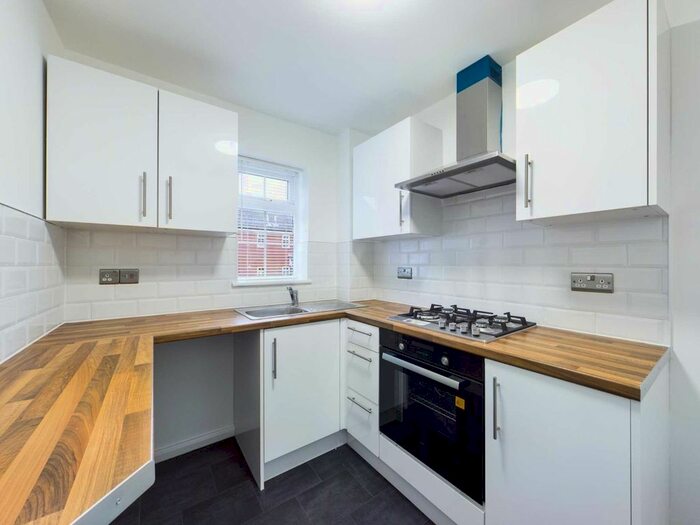 1 Bedroom End Of Terrace House To Rent In Thistle Close, Hemel Hempstead, Hertfordshire, HP1