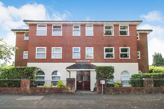 2 Bedroom Apartment For Sale In Guildford Road East, Farnborough, GU14