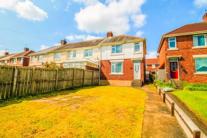 3 Bedroom Terraced House To Rent In The Crescent, Chester Moor, DH2