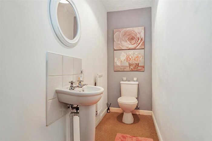 3 Bedroom Terraced House For Sale In Anderson Drive, Whitnash, Leamington Spa, CV31