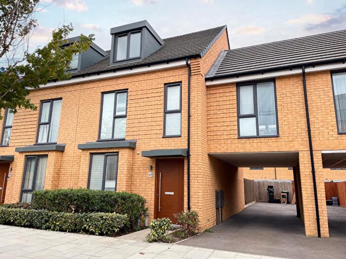 4 Bedroom Terraced House For Sale In Crete Hall Road, Northfleet, Gravesend, Kent, DA11