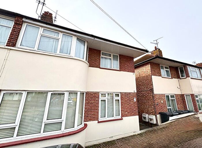 2 Bedroom Flat To Rent In Gilda Crescent, Polegate, BN26