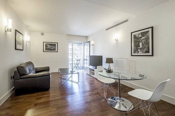 2 Bedroom Flat To Rent In Weymouth Street, London, W1W